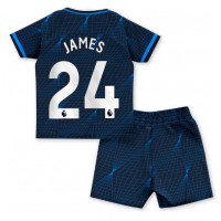 Koszulka piłkarska Chelsea Reece James #24 Strój wyjazdowy dla dzieci 2023-24 tanio Krótki Rękaw (+ Krótkie spodenki)